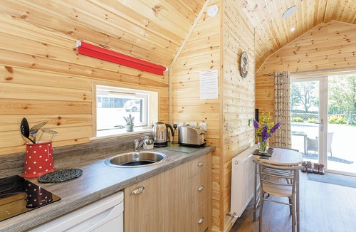 Hawes Cottage | Comfortable pod perfect for short stays for couples with a sense of fun.
