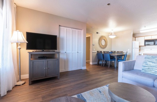 Capistrano Beach Hotel | Comfortable Stay! Private Balcony, Outdoor Pool! Free Parking Onsite!