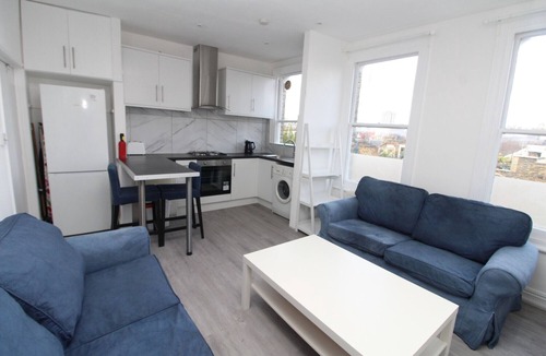 Northcote Apartment | Commuter’s Dream: 5 Mins from Clapham Jct Station