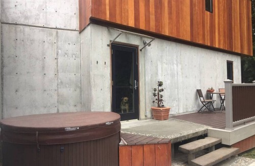 Eureka House | Concrete Loft in the Redwoods