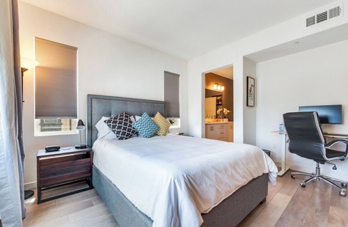 Anaheim Colony Historic District Condo | Condo Close To Disneyland & Famous Packing House