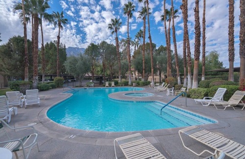 Palm Springs Condo | Condo in Gated Community! Pool/Spa 30 night min