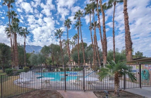 Palm Springs Condo | Condo in Gated Community! Pool/Spa 30 night min