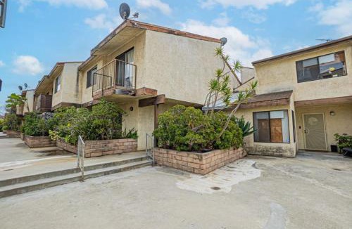 Inglewood House | Condo Near LAX & Sofi