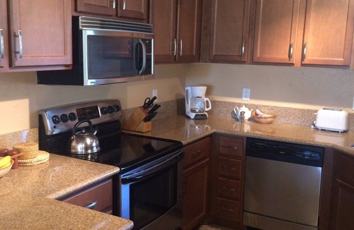 Palm Desert Condo | Condo Oasis at Desert Breezes Resort near Indian Wells Tennis Center