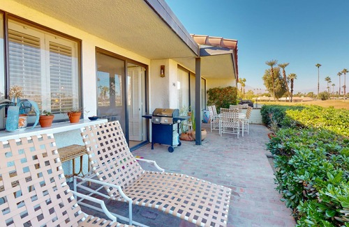 Rancho Mirage Condo | Condo on Golf Course with Private Hot Tub | On-Site Pools & Spa