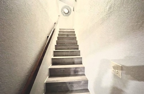 Porterville Condo | Condo walking distance to Restaurants and Shopping