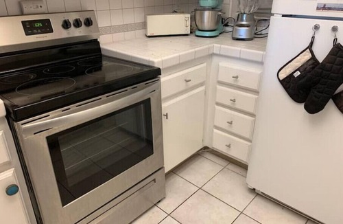 Huntington Beach Apartment | Condo with Beach Viewn