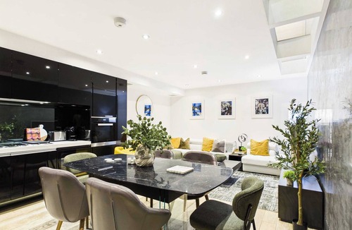 Canonbury Apartment | Contemporary Designer Islington House
