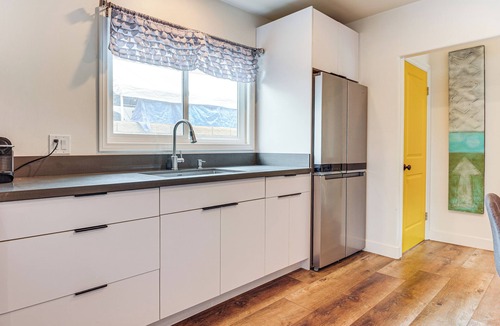 Downtown Los Angeles House | Convenient Los Angeles Retreat ~ 1 Mi to Downtown!