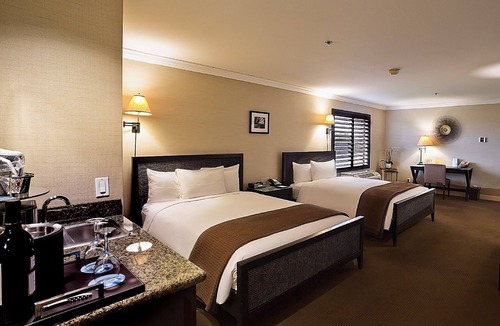 Cupertino Hotel | Conveniently Located To Excellent Transportation! 4 Spacious Units, Free Parking