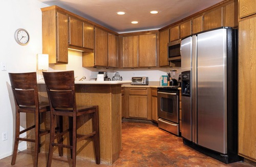 Los Angeles Condo | Cool 2-bedroom Condo in Vibrant Los Angeles