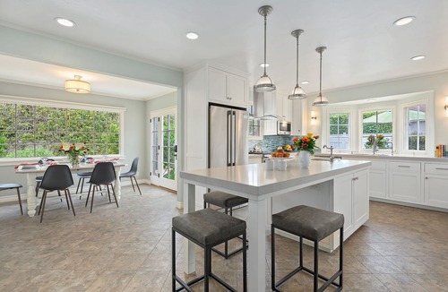 Montecito House | Coral Cottage- Just minutes away from Butterfly Beach & Montecito's Lower Village!