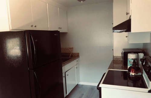 Belmont Apartment | Corner 1-bedroom apt in wonderful Belmont close to SF airport, SFO & San Jose