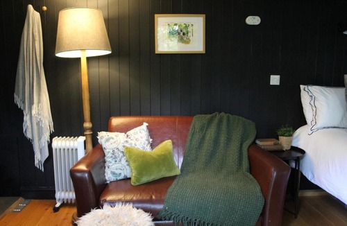Lanivet Apartment | Cornwall Woodland Shepherd's Hut - Dennis Hut