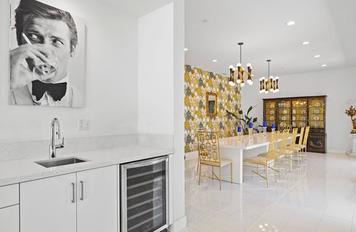 Historic Tennis Club House | 'Cosmopolitan' Walk to Palm Canyon!