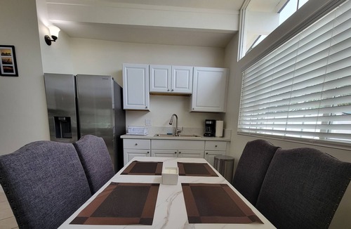 Westside Costa Mesa House | Costa Mesa peaceful home