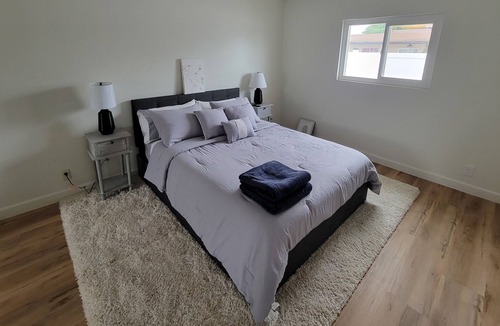 Westside Costa Mesa House | Costa Mesa peaceful home