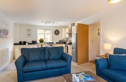 Saint Austell Bay Apartment | Cosy apartment for 4 guests with WIFI, TV and terrace