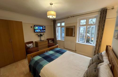 Camden Town with Primrose Hill Hostel | Cosy Budget Rooms in Camden Town near Regents Park