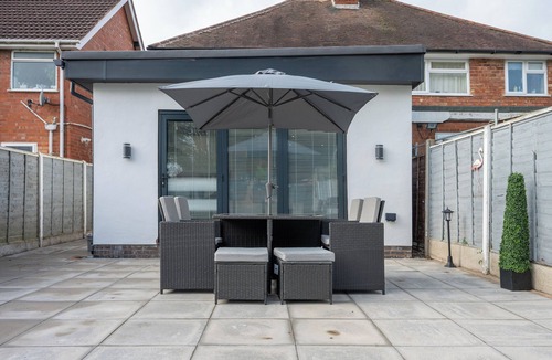 Olton House | Cosy Clay Home 8 guests,3 bedrooms,5 beds,2 bathrooms Totally Renovated,