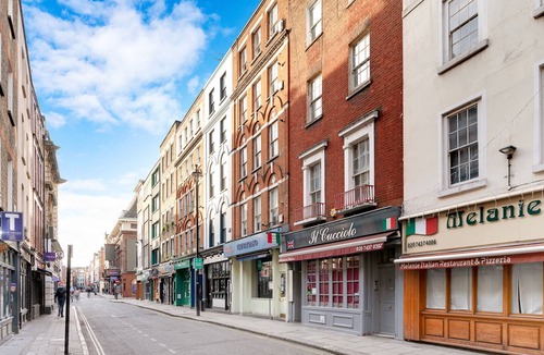 Chinatown Apartment | Cosy flat in the heart of Soho, London.