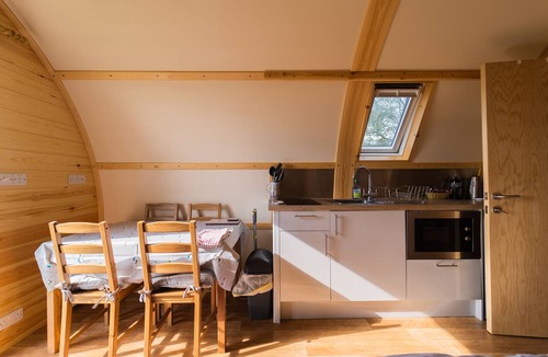 Pont-ar-gothi Cabin | Cosy Glamping Pod with Hot Tub & Exceptional Views