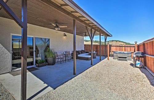 Bradley Apartment | Cottage by the Lakes with Patio by Lake Nacimiento