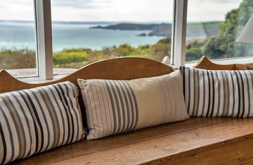 Saint Erth Praze Cottage | Cottage in Praa Sands with Stunning Sea Views