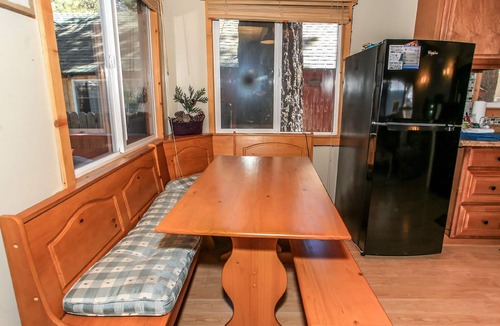 Summit Estates House | Cottage in the Pines - Close to Ski Slopes, Fireplace, Deck, Barbecue