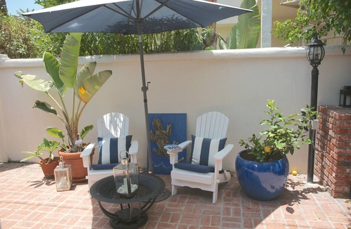 South Redondo Cottage | Cottage Is All New & Charming, Steps to the Beach.updated 2025