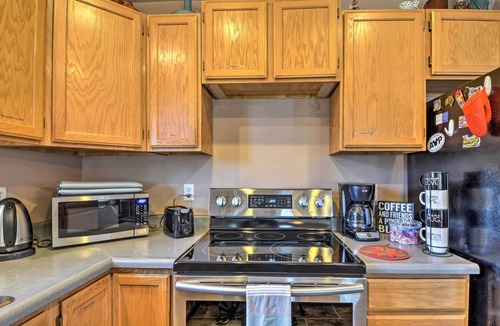 Hornbrook Cottage | Cottage with Fire Pit + Deck on The Klamath River!