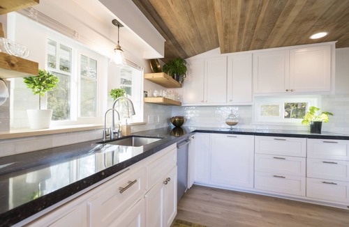 Callender House | Country Castle: 4 acres, Gorgeous Views, Close to Town and Ocean