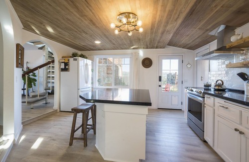 Callender House | Country Castle: 4 acres, Gorgeous Views, Close to Town and Ocean