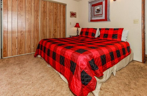 Big Bear City House | Country Cottage
