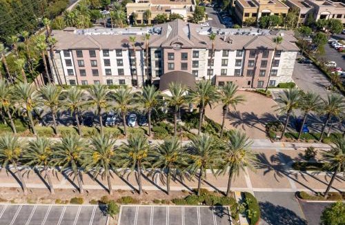 Ontario Hotel | Country Inn & Suites by Radisson, Ontario at Ontario Mills, CA