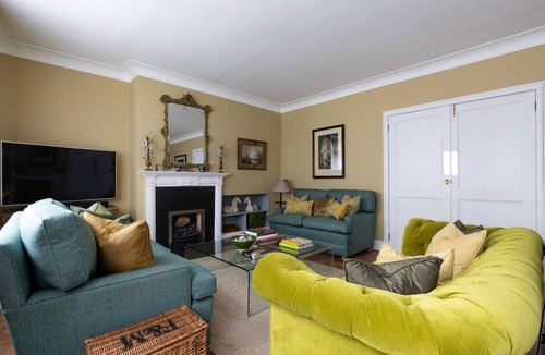 Courtfield House | Courtfield Mews - Four Bedroom House, Sleeps 8