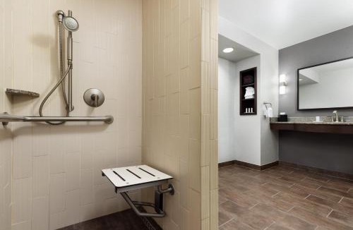 Woodland Hills Hotel | Courtyard by Marriott Los Angeles Woodland Hills