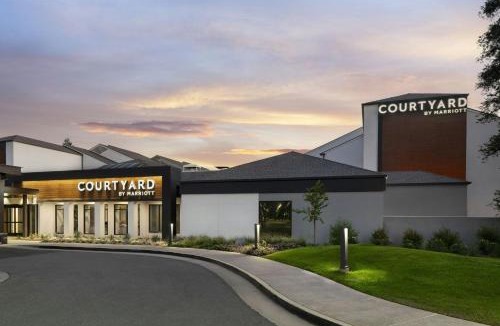 Bakersfield Hotel | Courtyard by Marriott Bakersfield