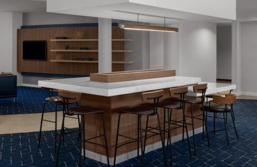 Valencia Hotel | Courtyard by Marriott Santa Clarita Valencia