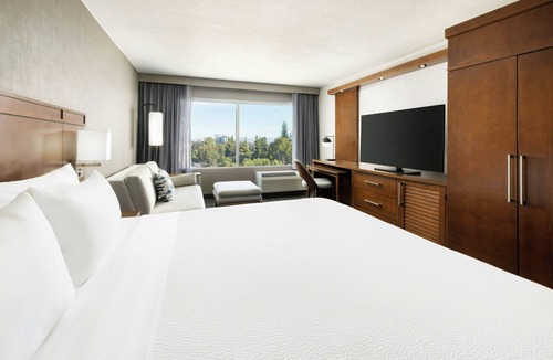 Woodland Hills Hotel | Courtyard by Marriott Los Angeles Woodland Hills