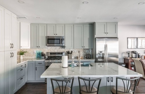 North Hollywood House | Covello 3 Br W/Backyard North Hollywood 3 Bedroom Home by RedAwning