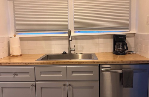 Los Angeles Apartment | Cozy 1-bedroom apartment with parking in charming Northeast hills of Los Angeles