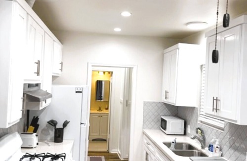 Inglewood Apartment | Cozy 1-bedroom apartment in marvelous Hawthorne near the SPACEX, LAX.