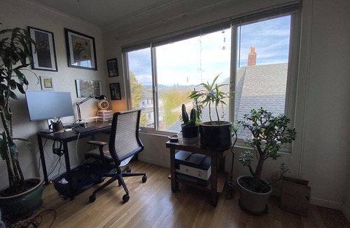 Pill Hill Apartment | Cozy 1-bedroom apartment in excellent Oakland with WiFi