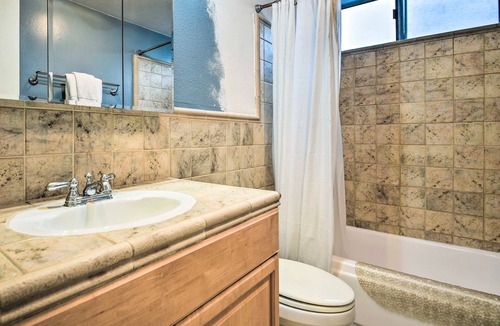 Sunset Park Condo | Cozy 1-bedroom condo with WiFi, AC in superb Santa Monica