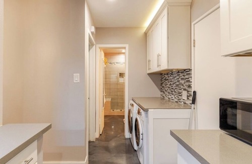 East Village Condo | Cozy 1-bedroom condo in enjoyable Long Beach with WiFi