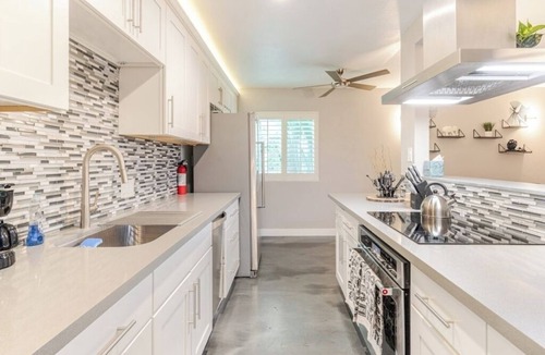 East Village Condo | Cozy 1-bedroom condo in enjoyable Long Beach with WiFi