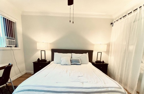 Glendale Apartment | Cozy 1 Bedroom minutes to Glendale Galleria!