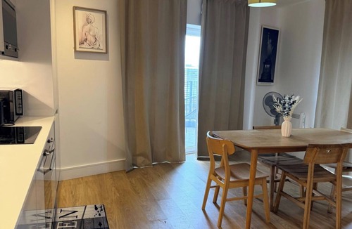 Birmingham Apartment | Cozy 2-Bed Apt, Sleeps 4 near Jewellery Quarter